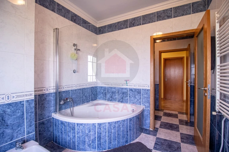 Moradia T5 para Venda em A dos Negros Foto 15