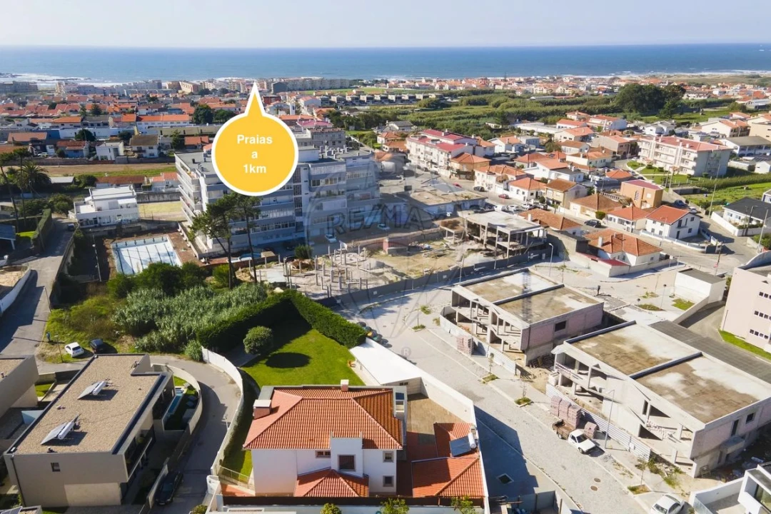 Moradia T4 para Venda em Mindelo Foto 30