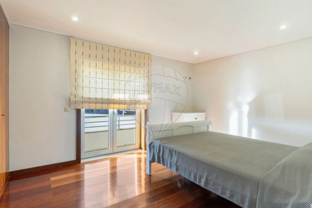 Moradia T4 para Venda em Mindelo Foto 19