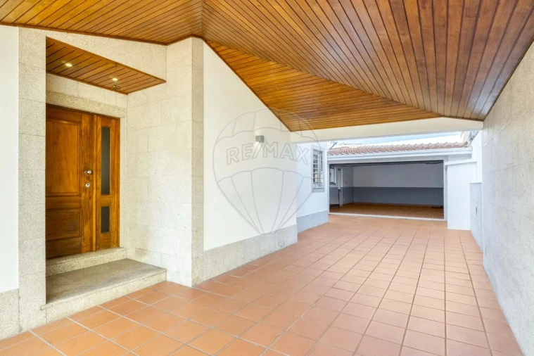 Moradia T4 para Venda em Mindelo Foto 4