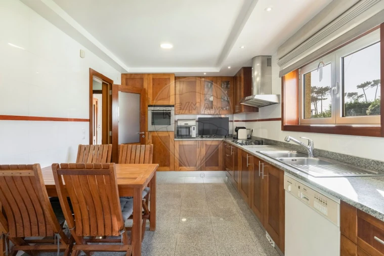 Moradia T4 para Venda em Mindelo Foto 14