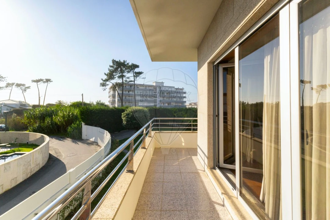 Moradia T4 para Venda em Mindelo Foto 26