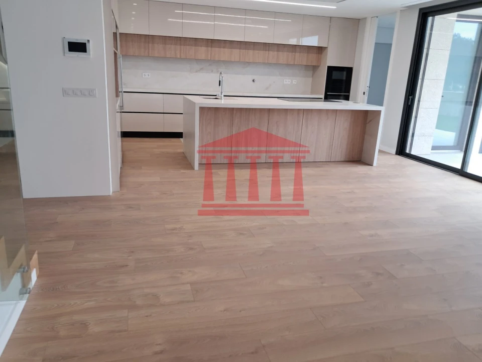 Moradia T3 para Venda em Abade de Neiva Foto 4