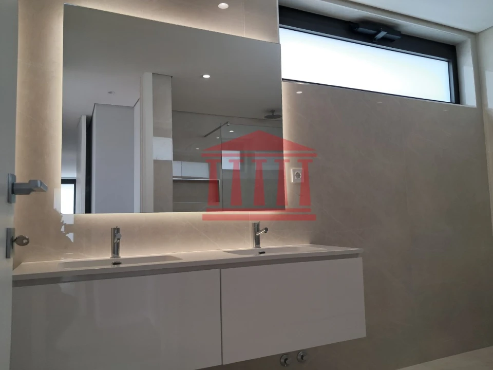 Moradia T3 para Venda em Abade de Neiva Foto 23