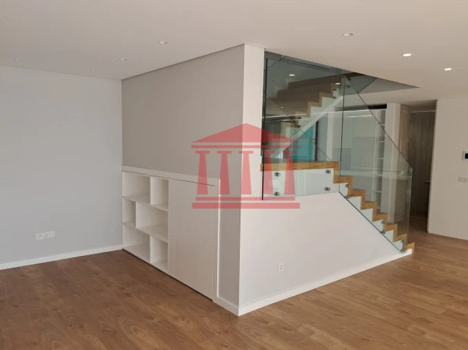 Moradia T3 para Venda em Abade de Neiva Foto 5