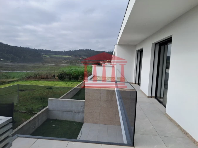 Moradia T3 para Venda em Abade de Neiva Foto 32