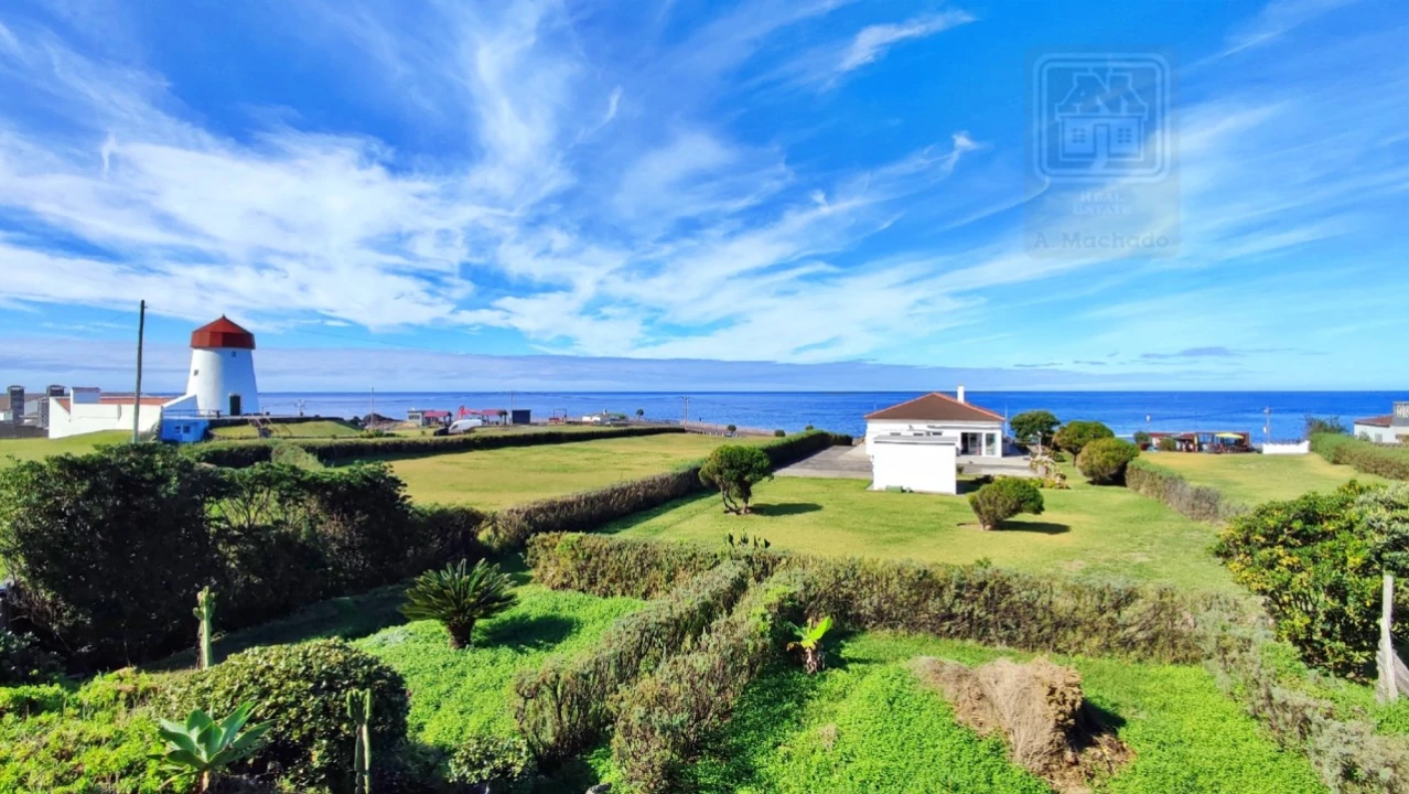 Moradia T1 para Venda em Mosteiros Foto 1