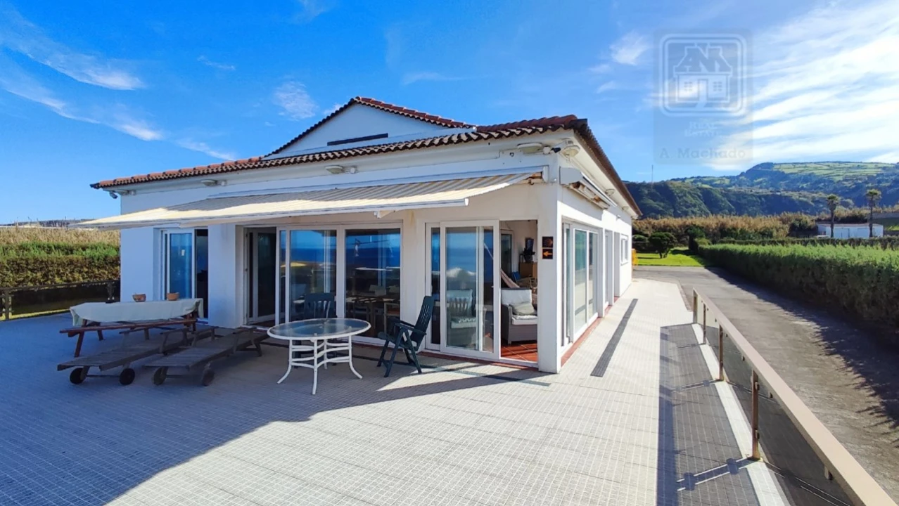 Moradia T1 para Venda em Mosteiros Foto 8