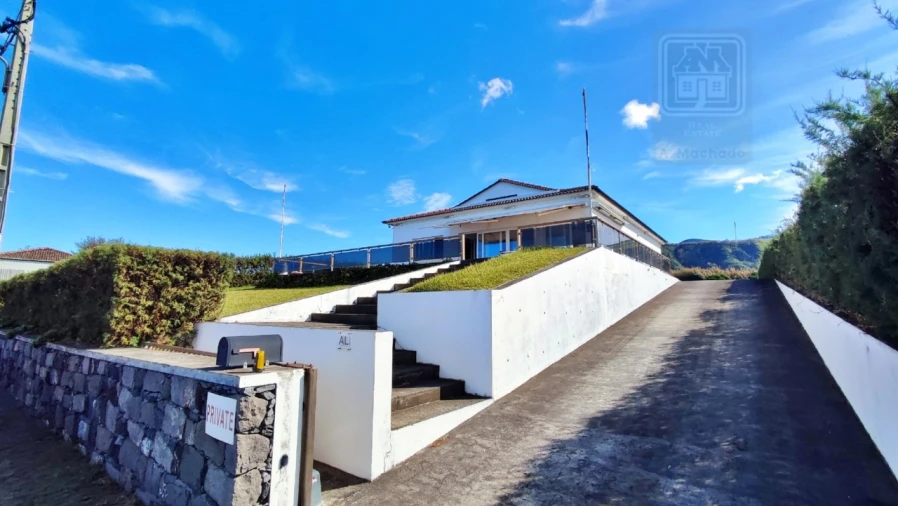 Moradia T1 para Venda em Mosteiros Foto 2