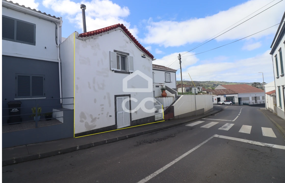 Moradia T3 para Venda em Capelas Foto 14