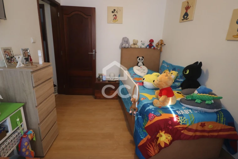 Moradia T3 para Venda em Capelas Foto 11