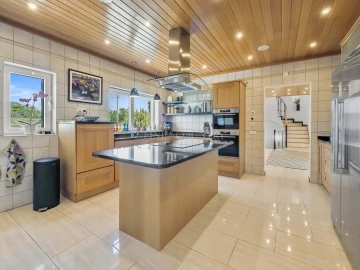 Moradia T7 para Venda em Lagoa e Carvoeiro