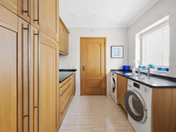 Moradia T7 para Venda em Lagoa e Carvoeiro