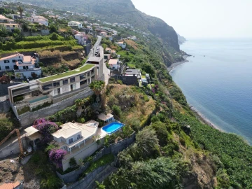 Moradia T4 para Venda em Calheta
