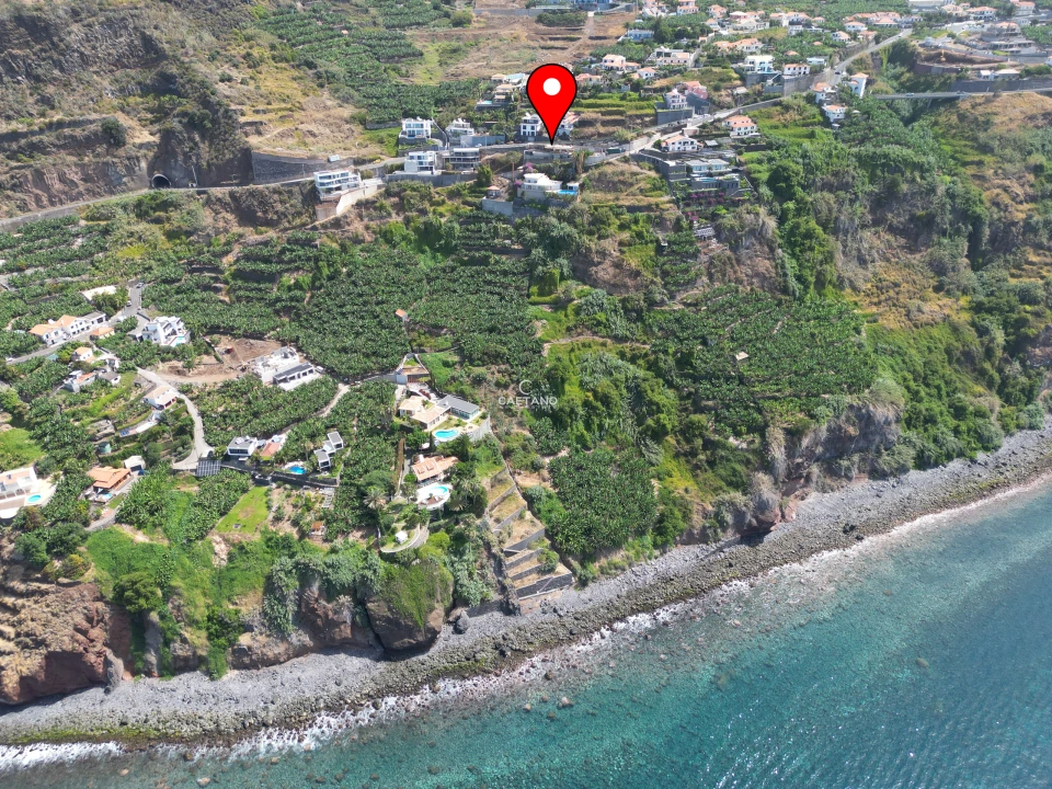 Moradia T4 para Venda em Calheta Foto 4