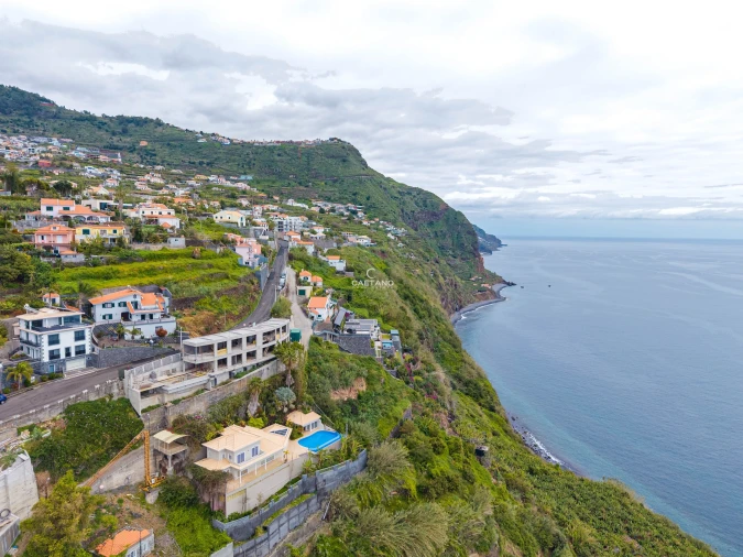 Moradia T4 para Venda em Calheta Foto 7