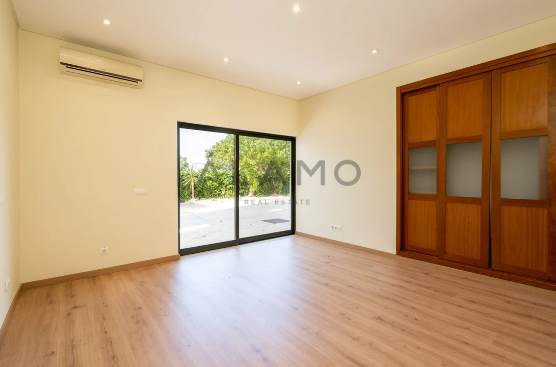 Moradia T3 para Venda em Almancil Foto 11
