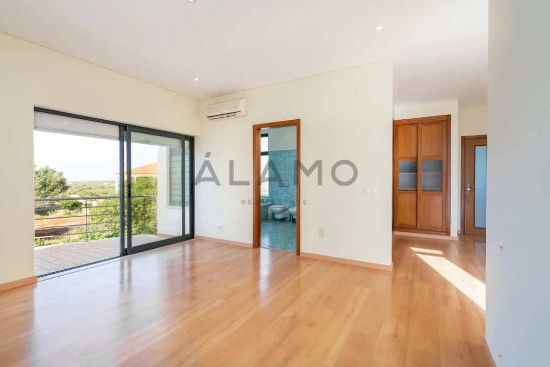 Moradia T3 para Venda em Almancil Foto 12