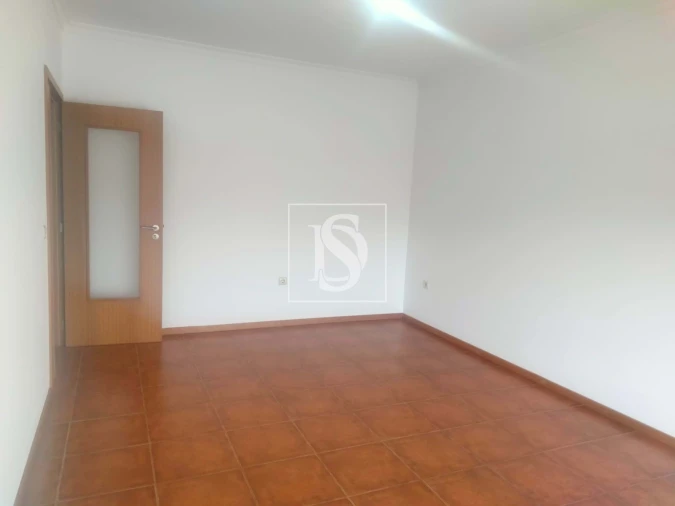 Apartamento T3 para Venda em Sobretamega Foto 8
