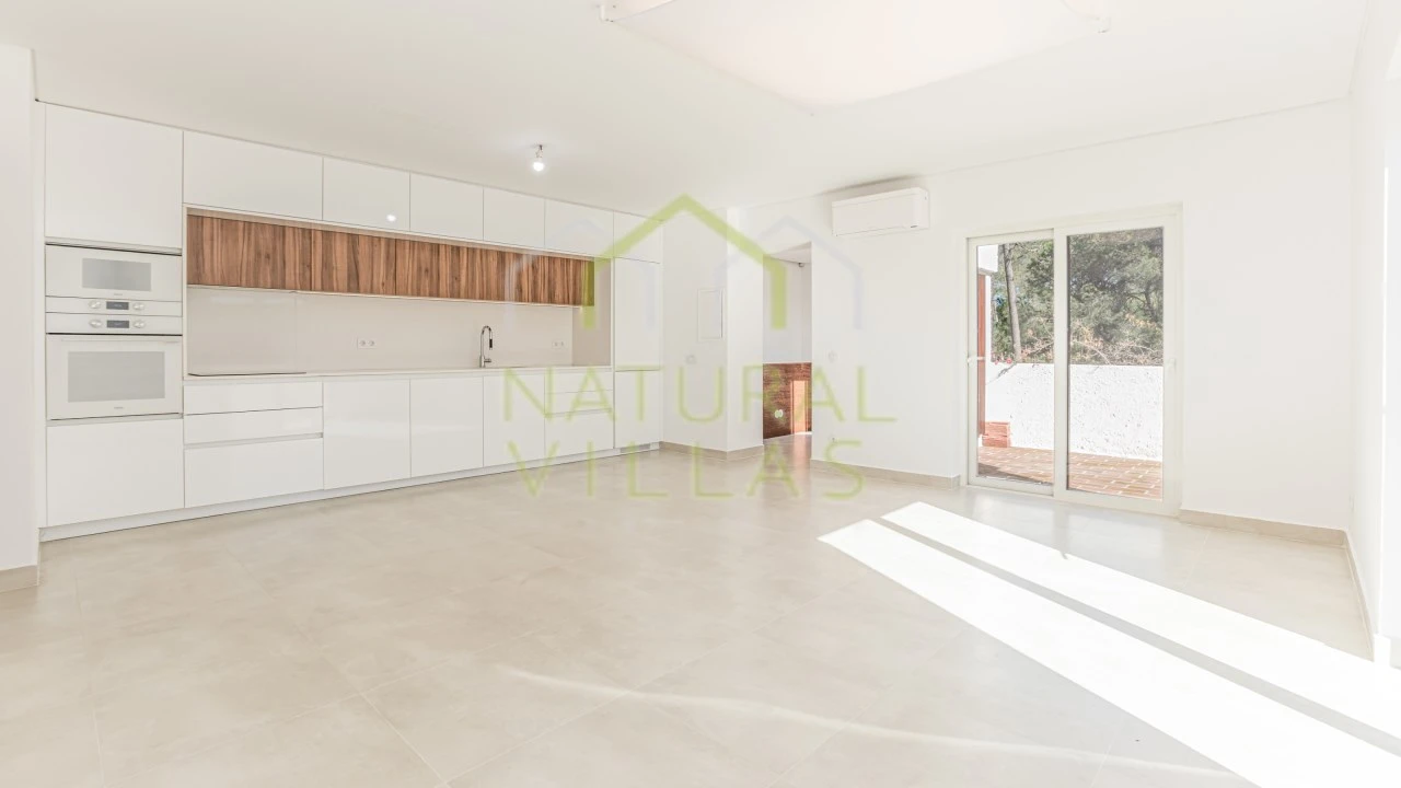 Apartamento T3 para Venda em Quarteira Foto 2