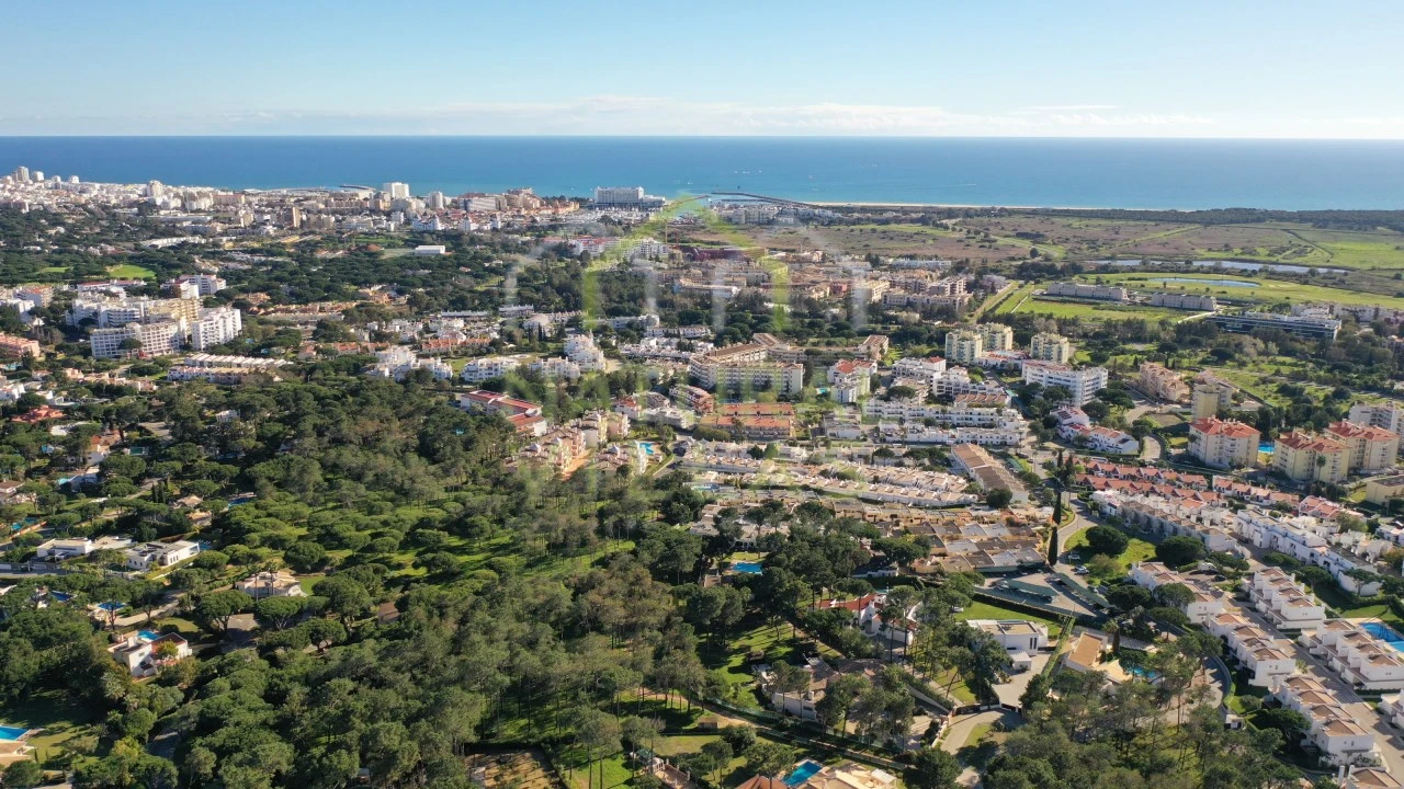 Apartamento T3 para Venda em Quarteira Foto 17