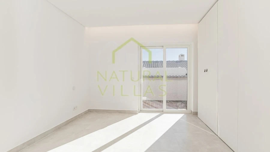 Apartamento T3 para Venda em Quarteira Foto 7