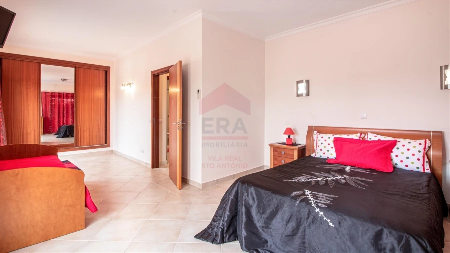 Moradia T4 para Venda em Vila Nova de Cacela Foto 13