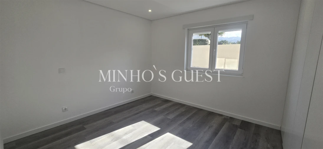 Moradia T6 para Venda em Lomar e Arcos Foto 16