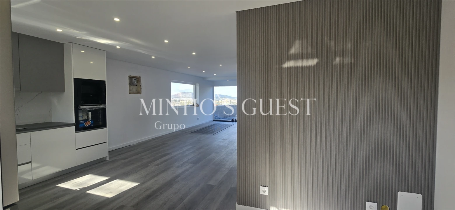 Moradia T6 para Venda em Lomar e Arcos Foto 4