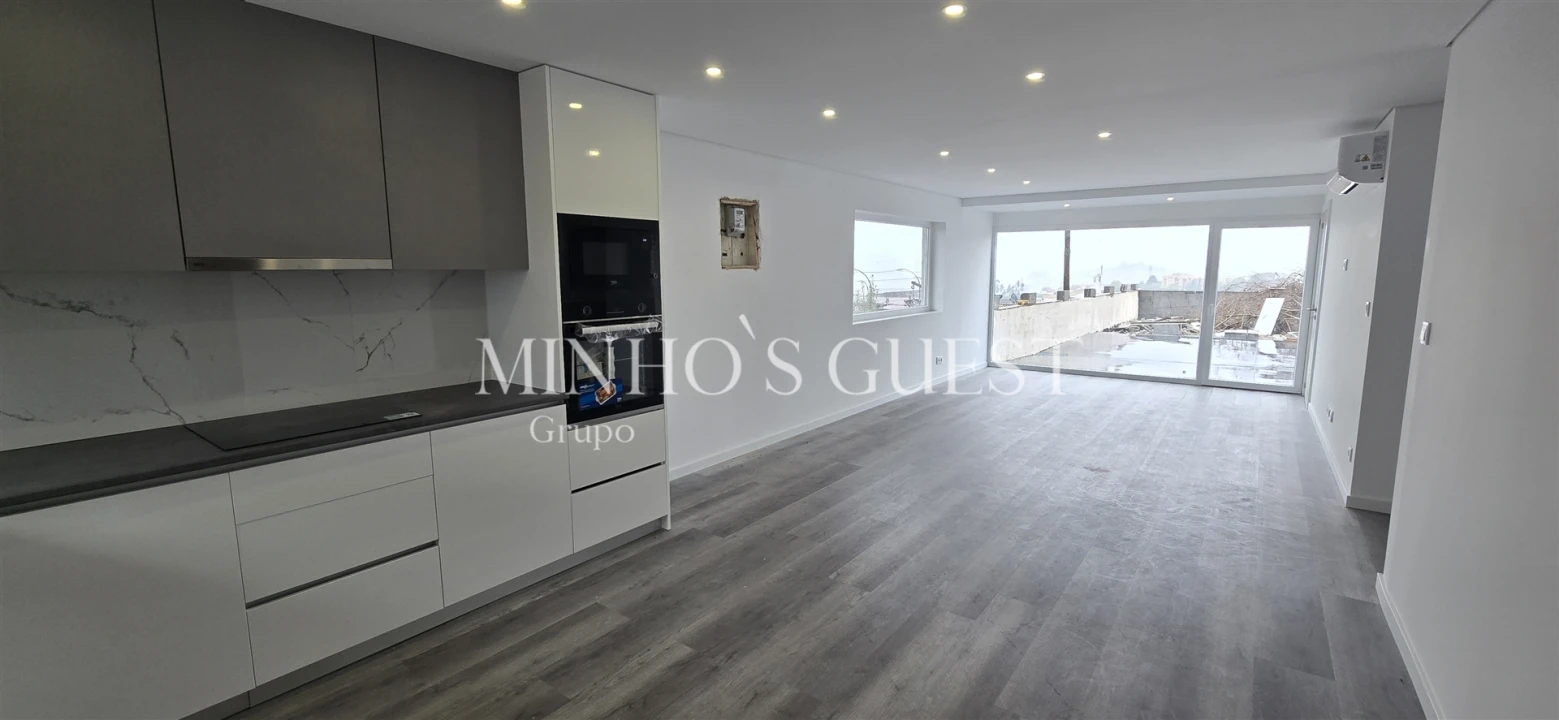 Moradia T6 para Venda em Lomar e Arcos Foto 1