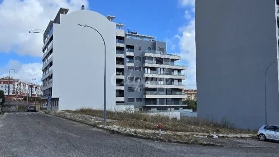 Terreno para Venda em Venteira Foto 1