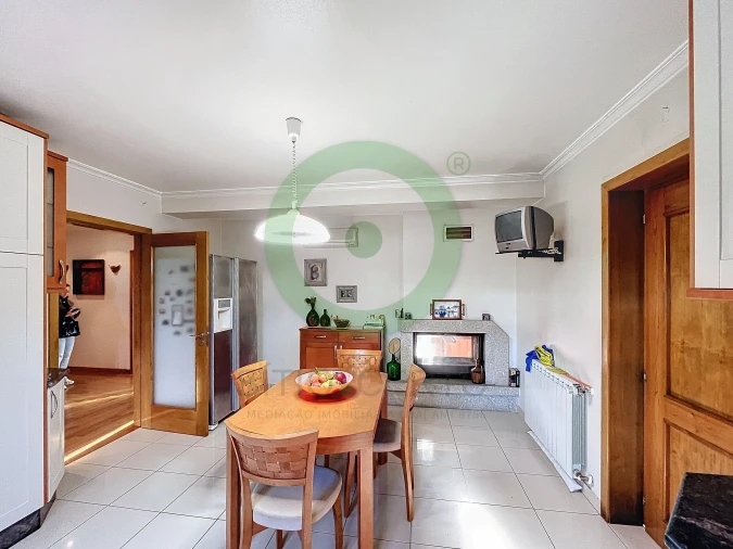 Moradia T4 para Venda em Vilar de Nantes Foto 6