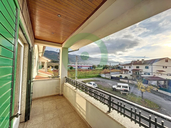 Moradia T4 para Venda em Vilar de Nantes Foto 18