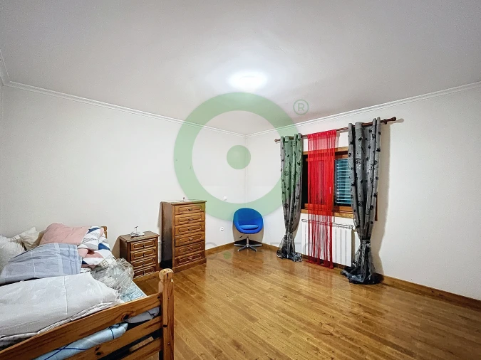 Moradia T4 para Venda em Vilar de Nantes Foto 16