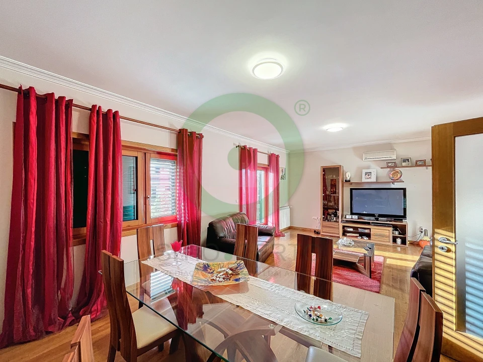 Moradia T4 para Venda em Vilar de Nantes Foto 7