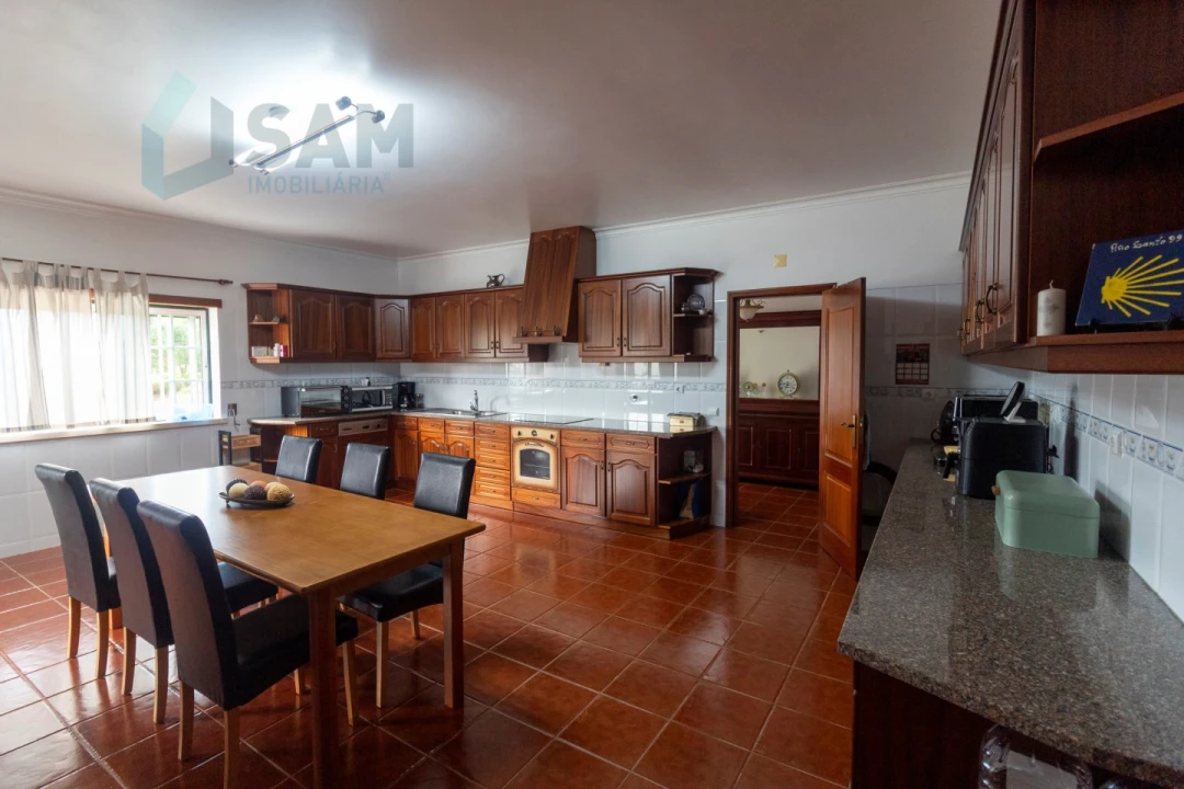 Moradia T5 para Venda em Vimeiro Foto 22