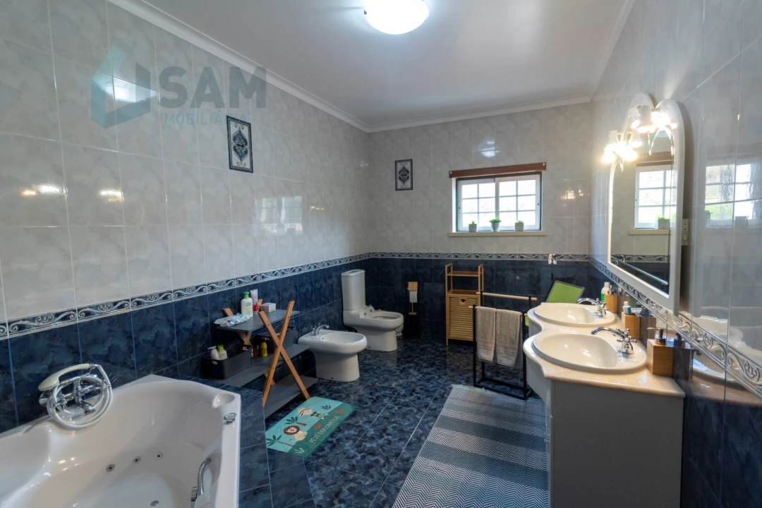 Moradia T5 para Venda em Vimeiro Foto 23