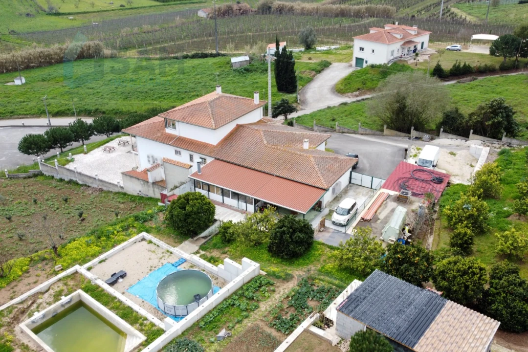 Moradia T5 para Venda em Vimeiro Foto 37