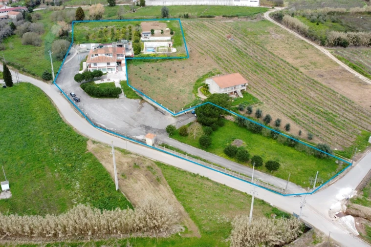 Moradia T5 para Venda em Vimeiro Foto 2