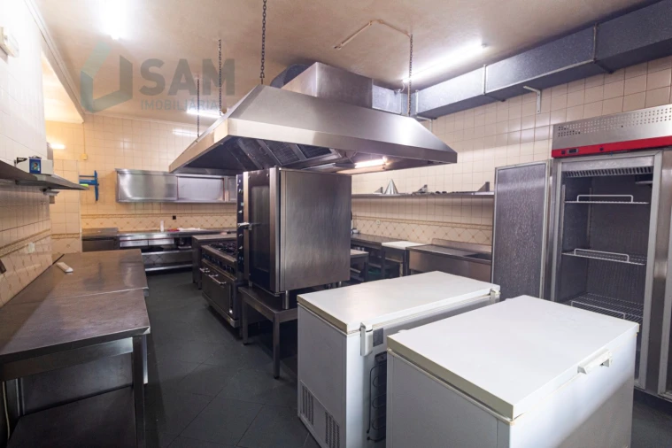 Moradia T5 para Venda em Vimeiro Foto 11