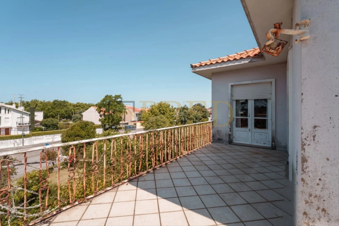 Moradia T6 para Venda em Arcozelo Foto 17