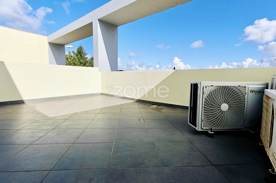 Moradia T3 para Venda em Ferreiras Foto 31