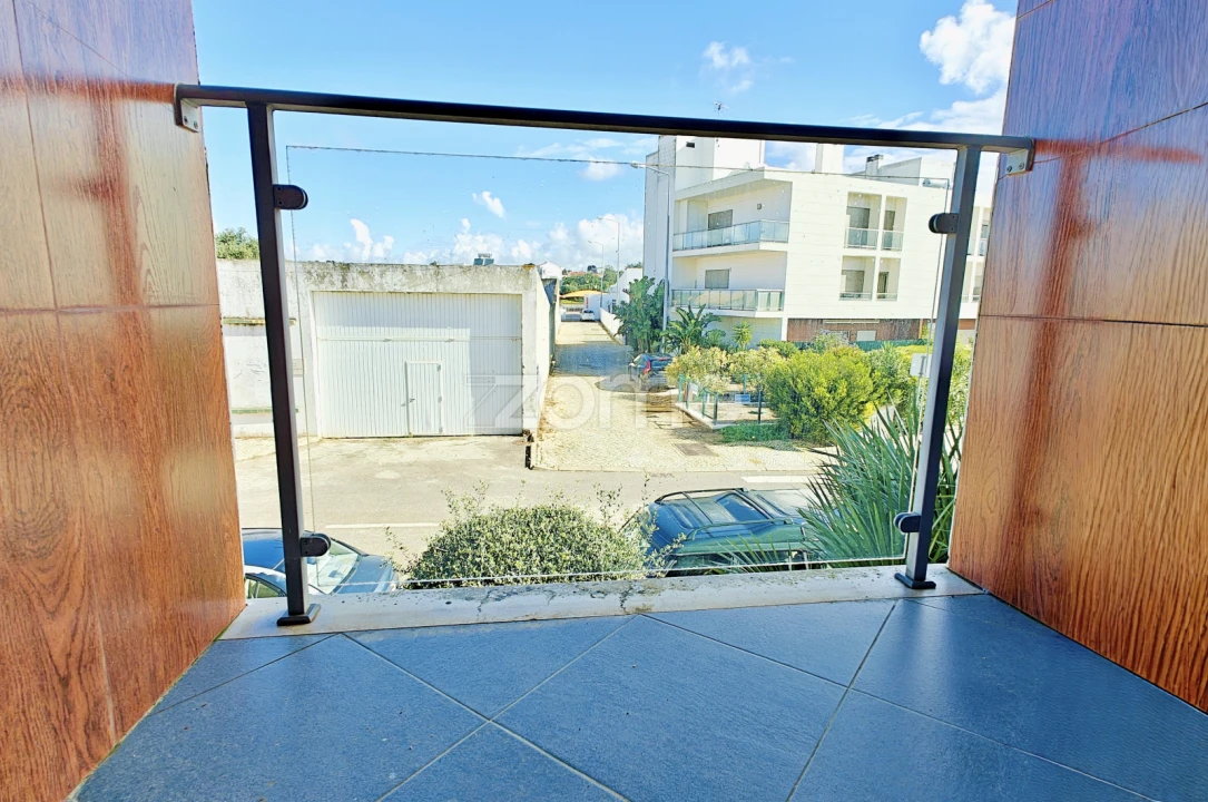 Moradia T3 para Venda em Ferreiras Foto 22