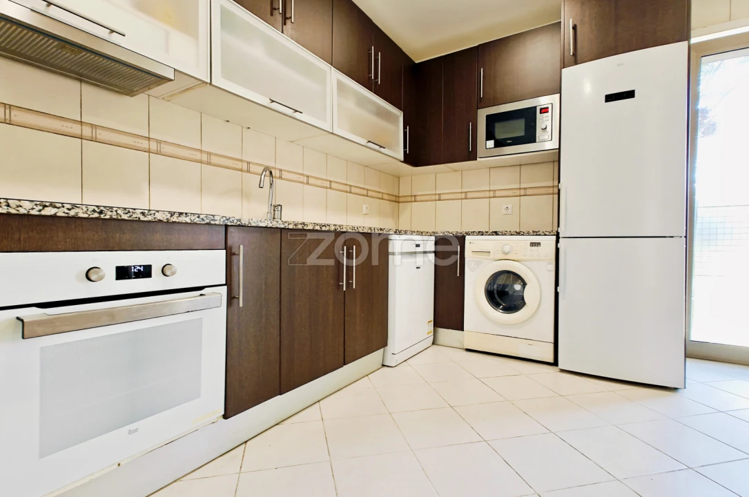 Moradia T3 para Venda em Ferreiras Foto 6