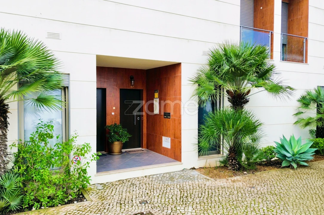 Moradia T3 para Venda em Ferreiras Foto 4