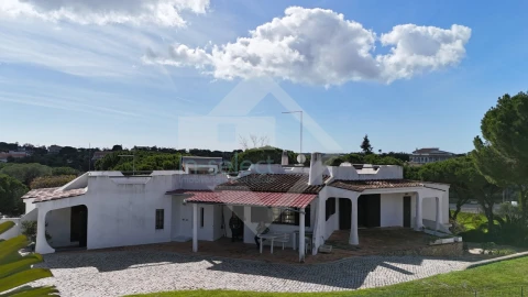Moradia T4 para Venda em Almancil