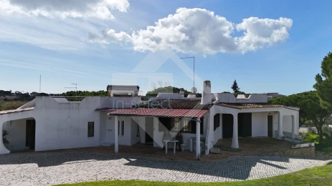 Moradia T4 para Venda em Almancil