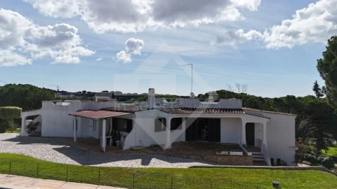 Moradia T4 para Venda em Almancil