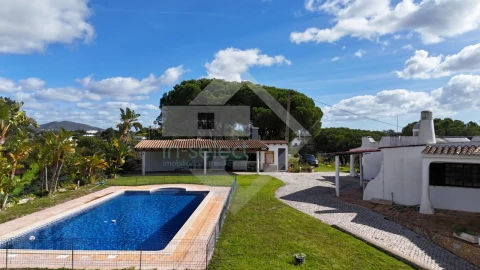 Moradia T4 para Venda em Almancil
