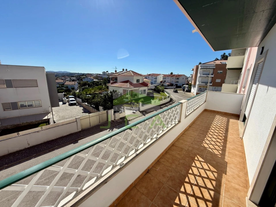 Apartamento T3 para Arrendamento em Leiria, Pousos, Barreira e Cortes Foto 14